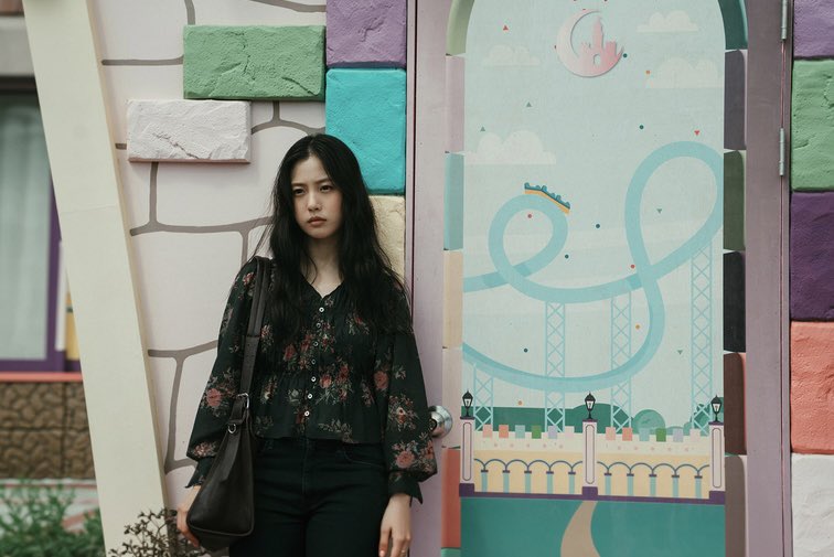 minsisource's tweet photo. Go Minsi as Yeonju in <Dead End Job> (2026) × Go Minsi as Im Yuri in ‘The Smile Has Left Your Eyes’ (2018)

#DeadEndJob #꿀알바

#GOMINSI #고민시 #高旻示 #コ・ミンシ https://t.co/2ZX6HQ7C6t