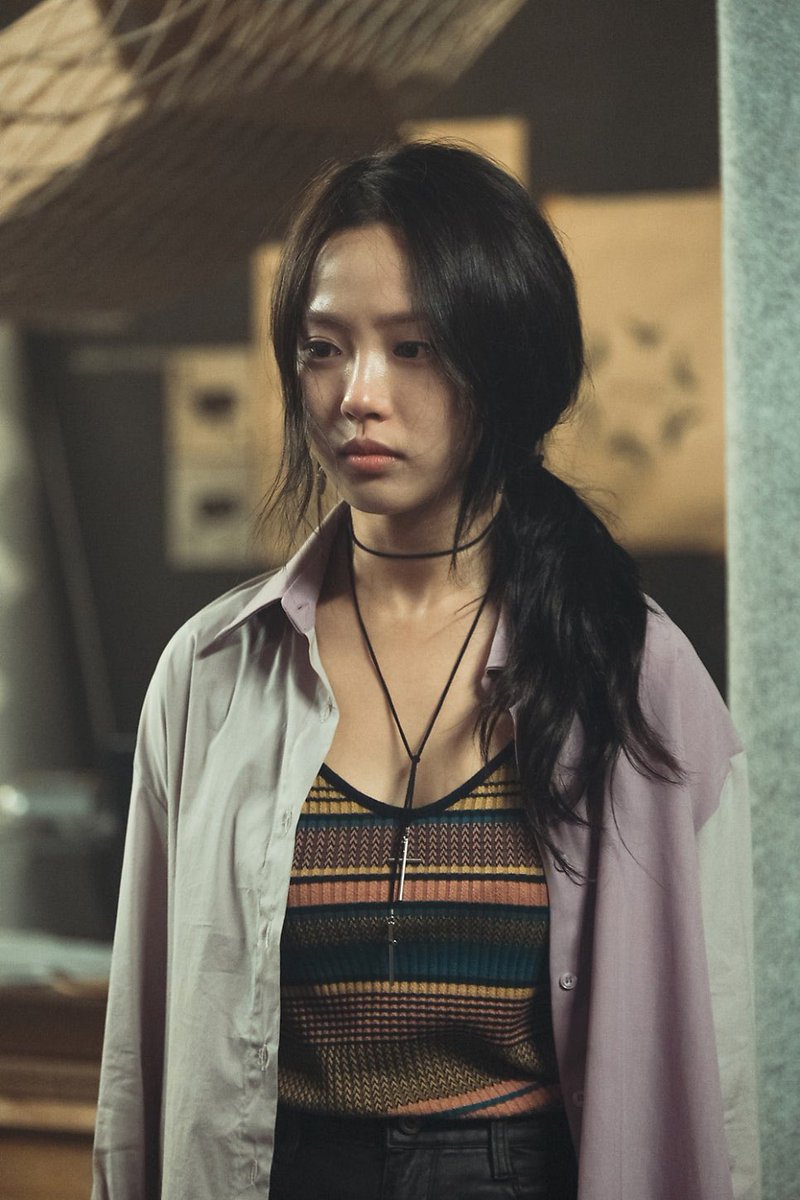 minsisource's tweet photo. Go Minsi as Yeonju in <Dead End Job> (2026) × Go Minsi as Im Yuri in ‘The Smile Has Left Your Eyes’ (2018)

#DeadEndJob #꿀알바

#GOMINSI #고민시 #高旻示 #コ・ミンシ https://t.co/2ZX6HQ7C6t