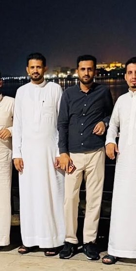 MuznaAlHarthi2's tweet photo. حوثي يسرح ويمرح في جدة وفاتحين شركات لصالح كلبهم الحوثي
#تم_القبض 
#القبض_علي_الحوثيه_في_المترو 
#كلنا_امن https://t.co/NQwyvmKZca