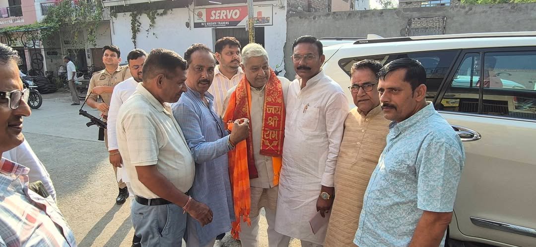 dineshgoelbjp's tweet photo. संयोजक श्री पंकज महेश्वरी जी, जिला मंत्री श्रीमती ममता अग्रवाल जी, युवा मोर्चा जिला महामंत्री श्री रजत त्यागी जी सहित अनेक कार्यकर्ता उपस्थित रहे।
#MLCSnatak #मेरठ_सहारनपुर #मुजफ्फरनगर #BJP #RKGITM #DineshKumarGoel https://t.co/m0cphu7Zb0