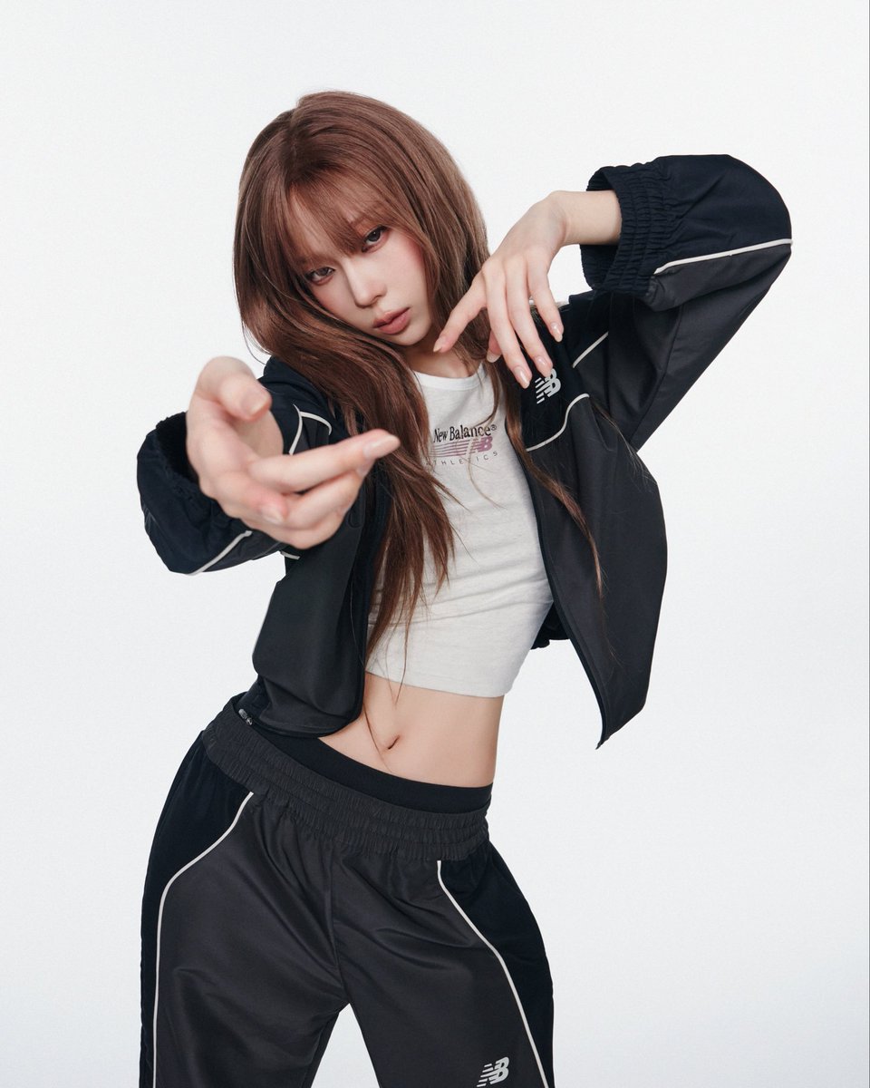 TWHY309's tweet photo. โห รูปน้องหนาวกับ New balance เซ็ตนี้สวยมากกกกกก https://t.co/NOBx5vQggR
