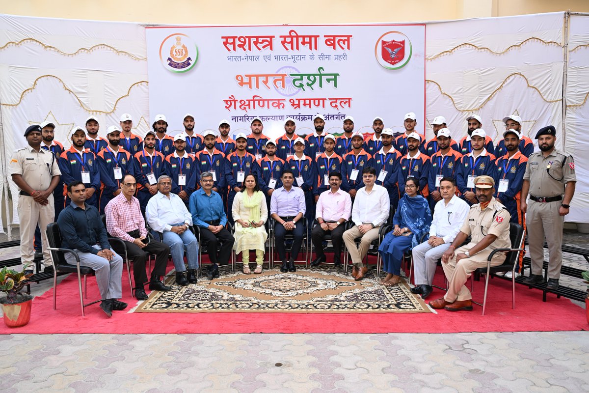 SSB_INDIA's tweet photo. Sh. Sanjay Singhal, IPS, #DGSSB, along with senior officers of Force HQ, interacted today with 30 youths from the #KashmirValley at Force Hqrs, New Delhi, as part of the #BharatDarshan educational tour organised by the 13th Bn #SSB, Dignibal, Srinagar under the #CivicActionProgramme.
The tour covered #Bhopal and #NewDelhi, providing youth an opportunity to explore India’s rich historical, cultural and scientific heritage.
The initiative fosters #NationalIntegration, cultural understanding and trust between security forces and border communities.
#EkBharatShreshthaBharat #YouthEngagement #SashastraSeemaBal
#NationFirst 
@PMOIndia
@HMOIndia
@PIBHomeAffairs
@PIB_India
@13BnSSB_INDIA