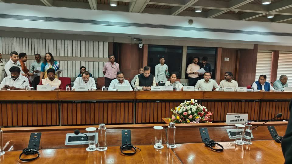 nishikant_dubey's tweet photo. आज संयुक्त समिति की बैठक में FCRA https://t.co/9Cn2DL4N7g