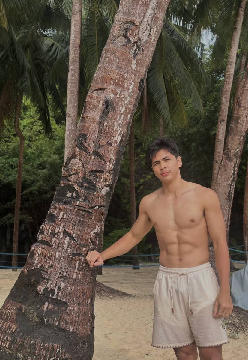 namecannotbeblu's tweet photo. masarap sa eyes, masakit sa bulsa #micoteng #the3rdfloor https://t.co/3dBPB8AMiJ
