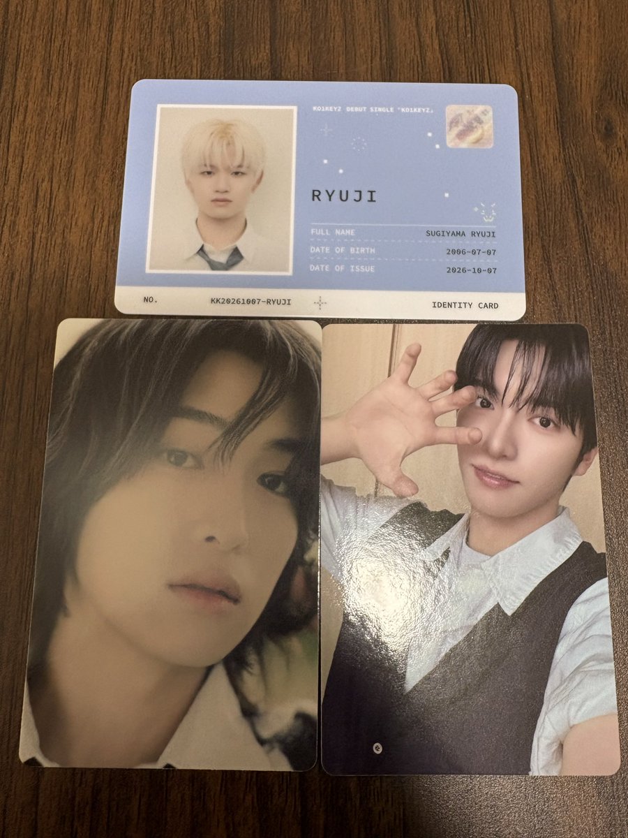 yy___r112's tweet photo. KO1KEYZ 韓国版 PHOTO DIARY ver

【譲】IDカード  杉山
        セルカ  シヨン
        トレカ  小野

【求】 同種飯塚

郵送交換希望📮
お気軽にお声掛けください🙇🏻‍♀️

 #KO1KEYZ  #KO1KEYZ交換 https://t.co/OyWKth3blp