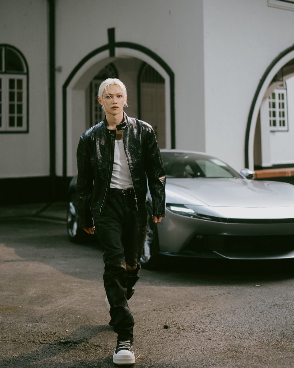 spearhyunnie2's tweet photo. FELIX x FERRARI https://t.co/t89z7kHm8Q