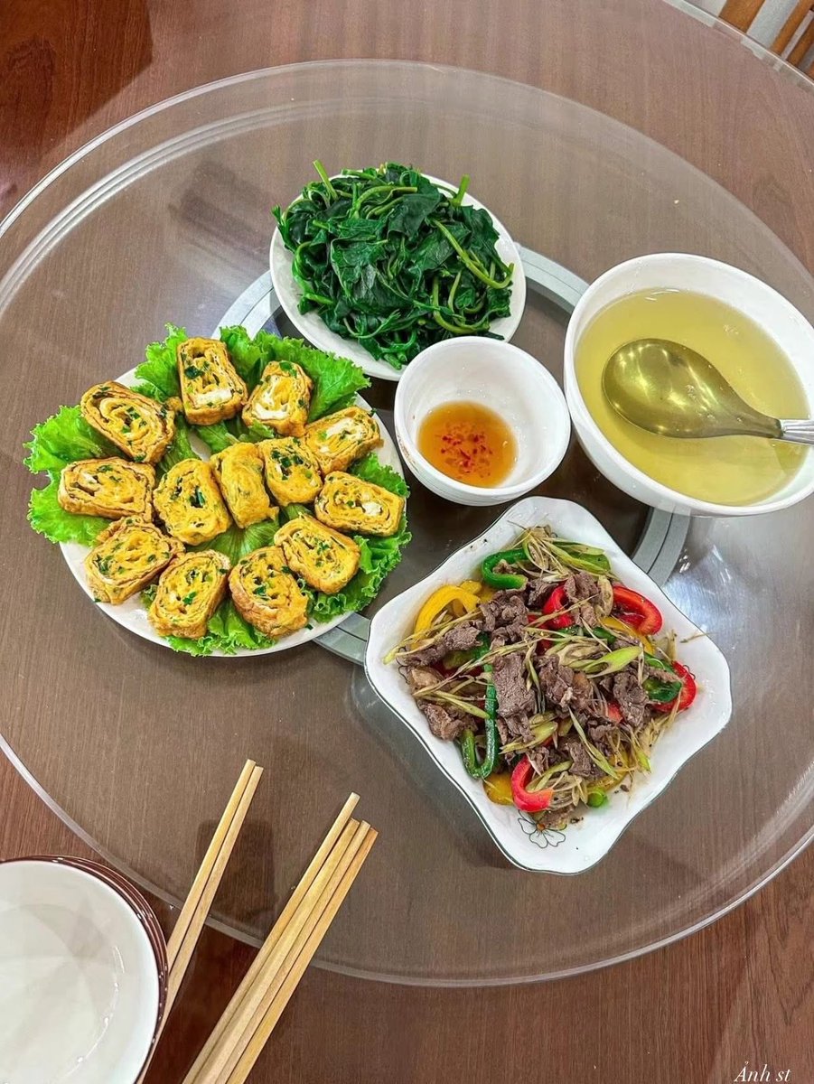 JadeQuinn126's tweet photo. Nay về ăn ké cơm mẹ nấu, chỉ mấy món đơn giản mà ngon hết biết,

Đúng là đi đâu, ăn gì thì hương vị món ăn của mẹ vẫn nhất đúng ko cả nhà? https://t.co/h45ha3zDvG