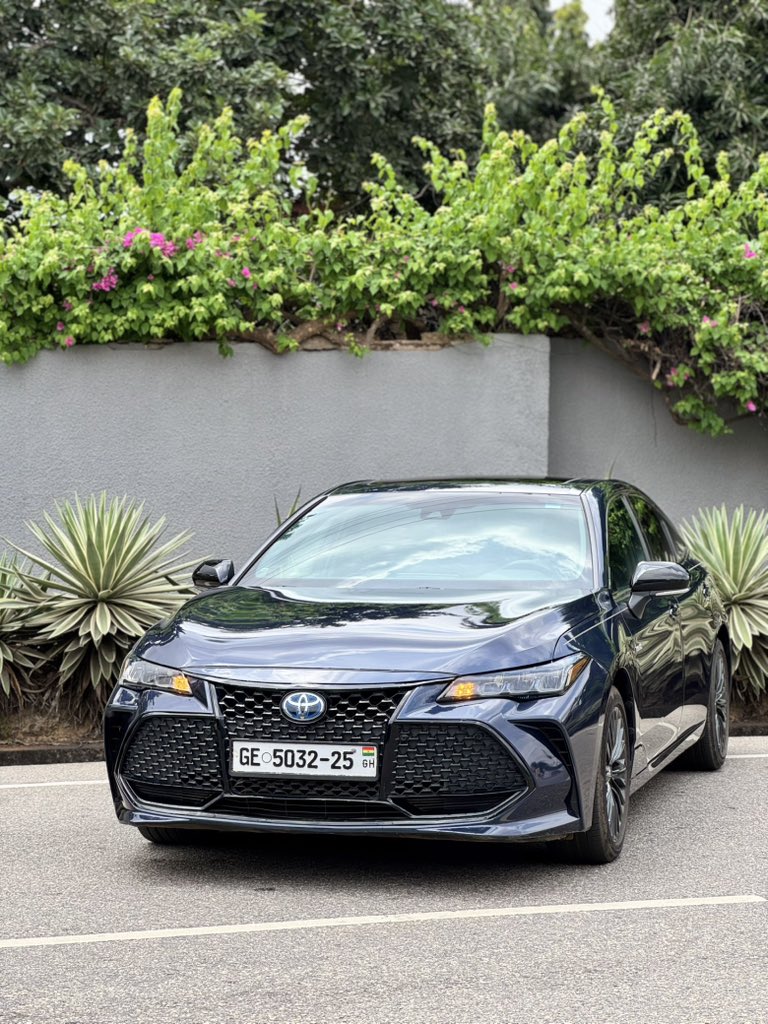 eliteautogh's tweet photo. 2019 Toyota Avalon XSE Hybrid 
GHS 325,000
2.5L HYBRID 
48k miles 
Leather &amp; Suede Seats 
Sunroof 
Alloy Wheels 
Touchscreen infotainment
 @FrankDoe101 @yourcarguy_auto https://t.co/CtJQgj85BK