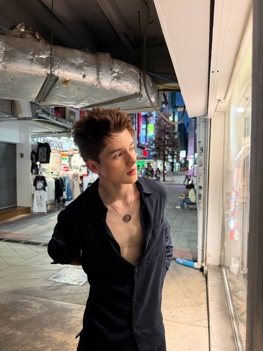 leonbrocco's tweet photo. เดินหยามงับ 🌱
#LEONBROCCO #LEON_CIRCRL https://t.co/0vyrRyLODz