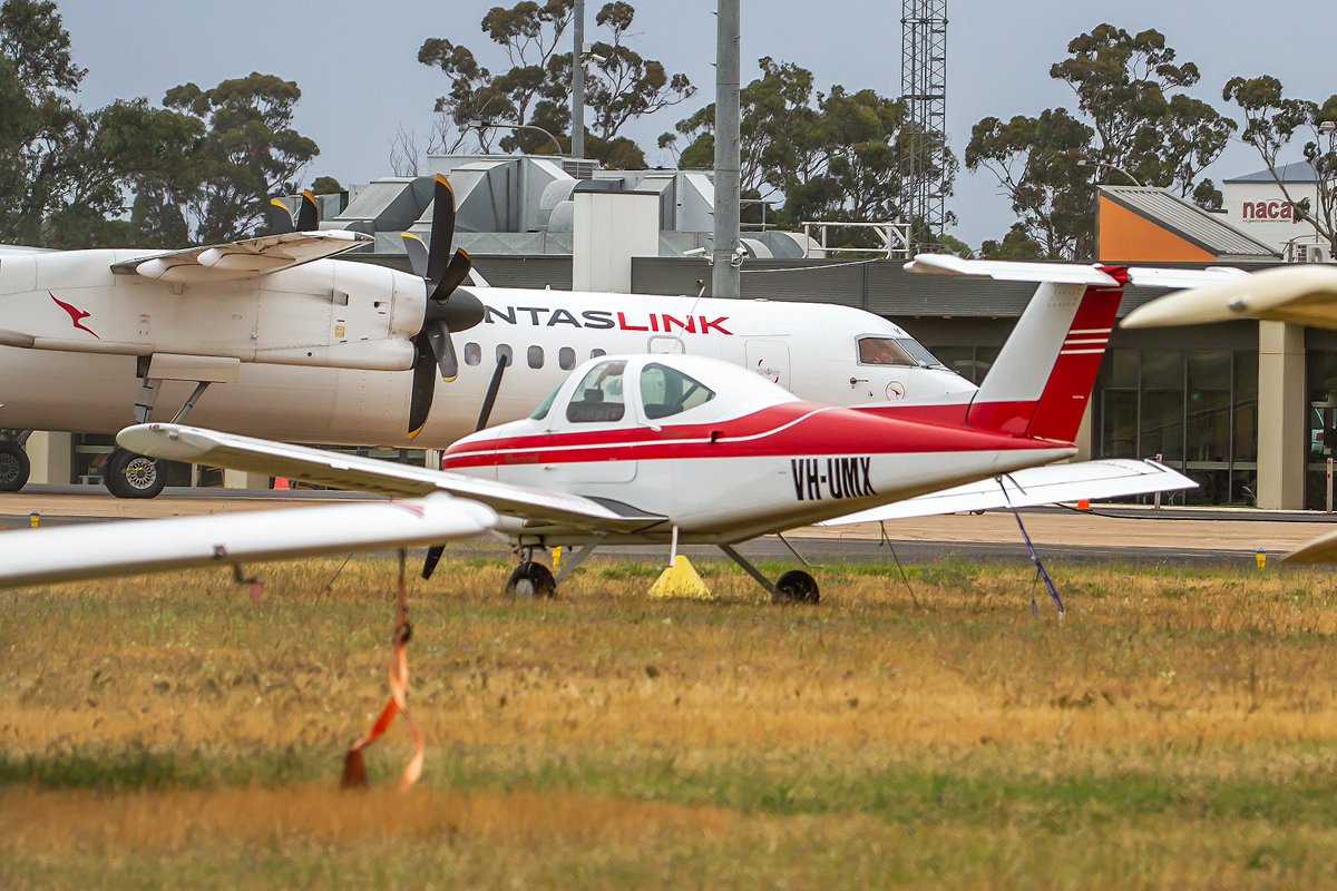 GbhvfRon's tweet photo. Holiday Snaps (through the fence) at Dubbo Airport
Beech Skipper, Cessna Centurion, Piper Mojave and 
Bell 412.
@c_mperman @PicklePair @IoanaLogafatu @clark_aviation @julieinthesky @AviationMarlene 
@alan_shropshire @jjmmli @LindaMiller_Am @La76553581Lane @GO4857X https://t.co/6eBgiCXtee