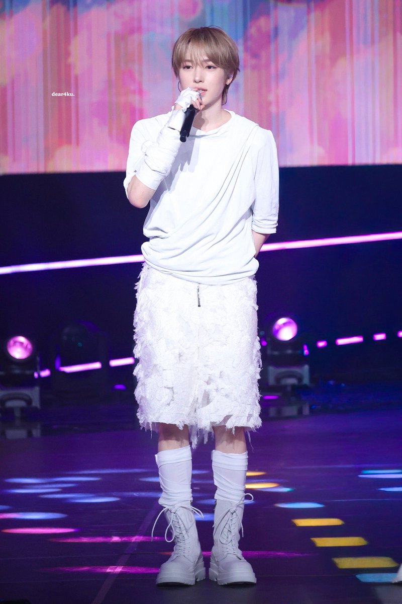 neowish_'s tweet photo. この対比で20071118時間語れる https://t.co/NzIPDEHzkD