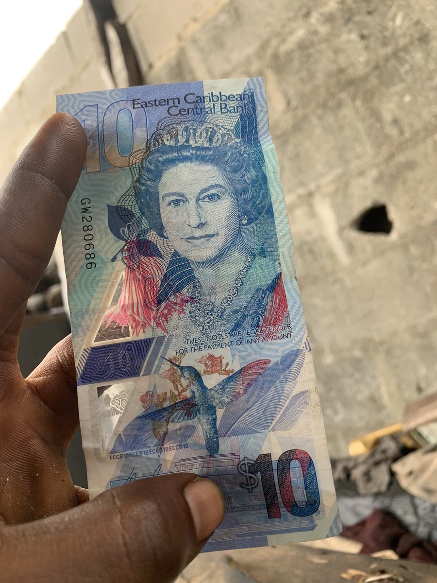 thekajomarin01's tweet photo. My friend saw this money inside tokunbo car, how much is this in Nigeria rate. https://t.co/7lVHp1KE6G