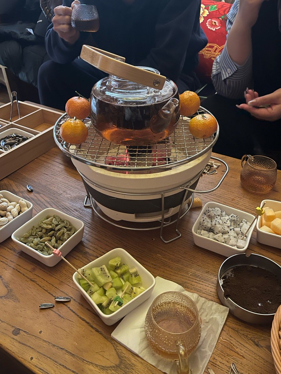 tovlu9150's tweet photo. [仗も驯れた人と、椒の実を使った温かい料理を囲んで托手合う、幸せな瞬间] https://t.co/1JtUEITUAK