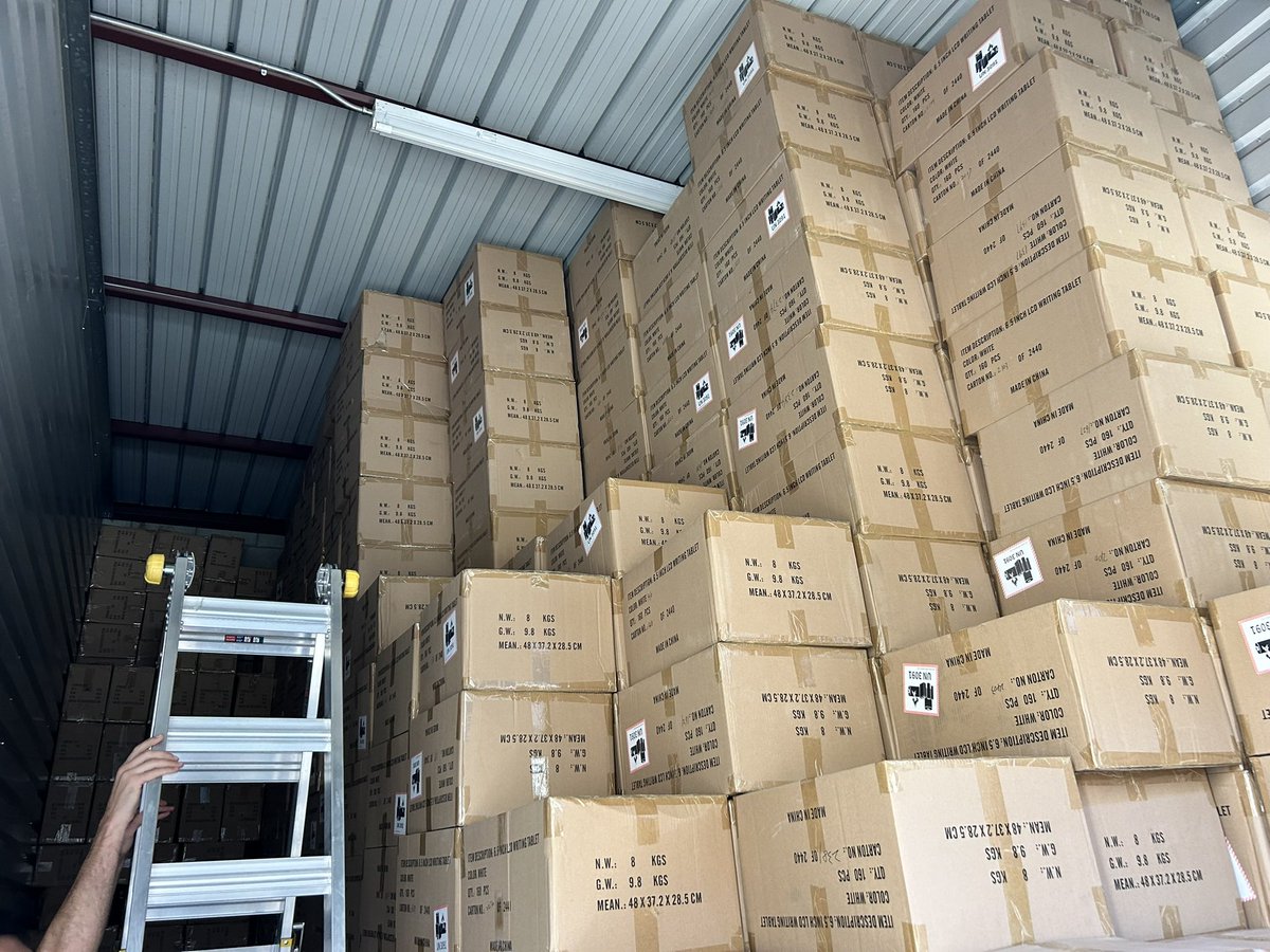 AWildSJ's tweet photo. Good morning!! We have pallets ready to ship to those ready to receive in the USA.

Consider becoming a PulseChain tablet marketing hub, and sign up at https://t.co/QtRdQgE3Ry  

There are still many states that do not have a single hub and some states I’m sure could use another. 

Tagging some friends for visibility, please share it out fam! <3 

Let’s get a tablet into everyone’s stockings by Christmas 🎄😜