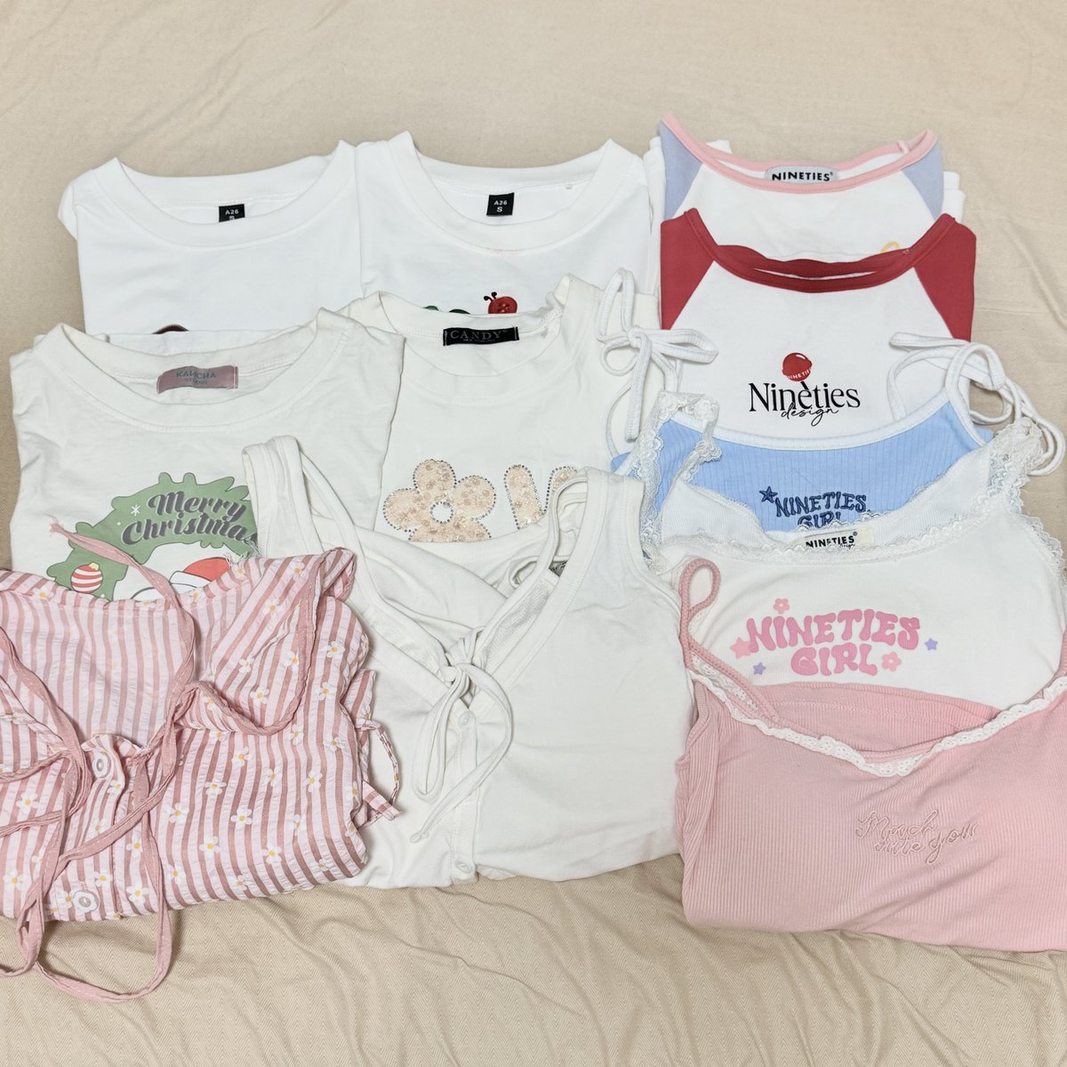 theone_second_'s tweet photo. ส่งต่อเสื้อผ้าเค้าเองค้าบ มือ1 มือ2มีหมดเล้ยยยยย มีทั้งแบรนด์และไม่แบรนด์คั้บ
 จะทยอยลงเรื่อย ๆ คับ 
ค่าส่ง 35 บาททั้งหมดคั้บบบ
สนใจตัวไหนเคาะๆ dm มาได้เลยค่ะ✌🏻⭐️

#ส่งต่อเสื้อผ้า #ส่งต่อเสื้อผ้ามือสอง #เสื้อผ้ามือสอง #โล๊ะตู้เสื้อผ้า #ส่งต่อ #เสื้อผ้ามือสองสภาพดี https://t.co/wHRfYXFs6r