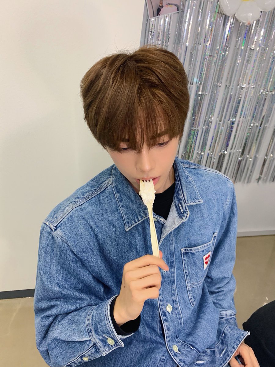 MODYSSEYWORLD's tweet photo. 2026.10.13 🦭🎠🍾

#MODYSSEY #모디세이 
#ROWAN #로완
#HAPPY_ROWAN_DAY https://t.co/zKV9JPDI4m