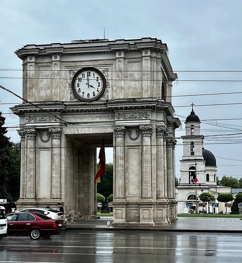 AlexandruMbfx's tweet photo. 🌧️🇲🇩 Pentru 13 octombrie sunt prognozate ploi slabe și temperaturi de până la 16°C. Aveți grijă de voi și îmbrăcați-vă potrivit!

#Moldova #Meteo https://t.co/icL7vTGbSK