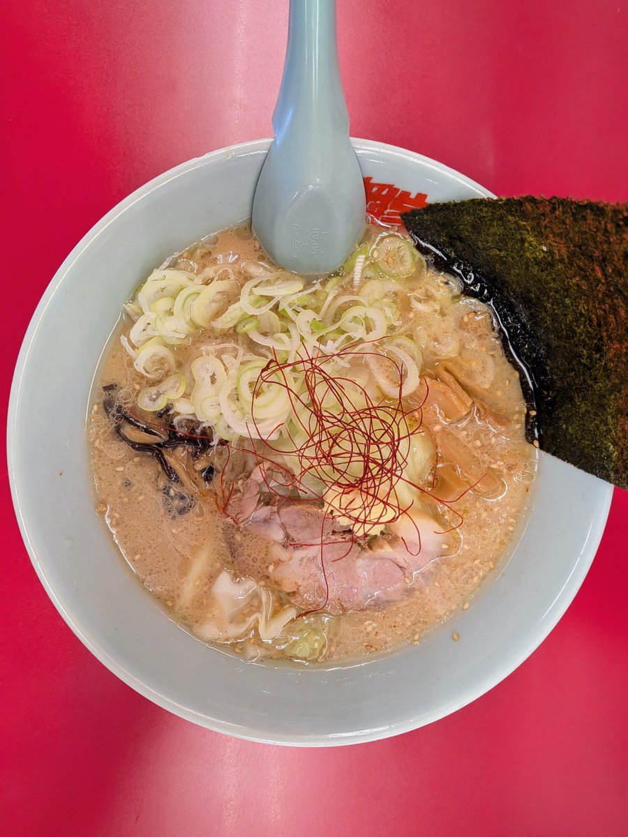 Pmchang3's tweet photo. 濃厚白みそとんこつラーメン
薬味ネギTP

#山岡家
#新潟藤見店 https://t.co/5K2WQDEHBb