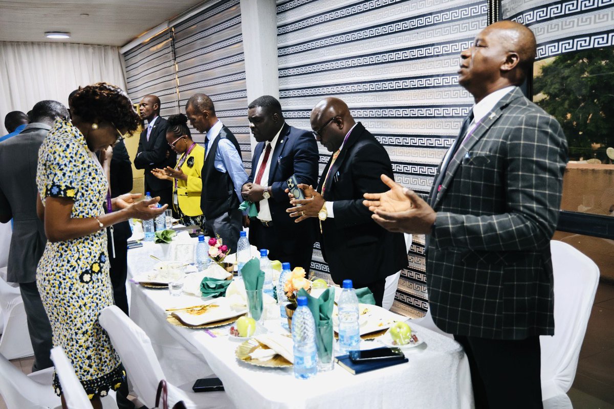 CUHEBRON's tweet photo. 🎯 "Your primary function is in academics; any other assignment is extracurricular." — Chancellor, Dr David O. Oyedepo. 

At a special management dinner, our Chancellor charged leaders to deepen their commitment to research, innovation, and academic excellence. https://t.co/2XWOQ4Oe1b