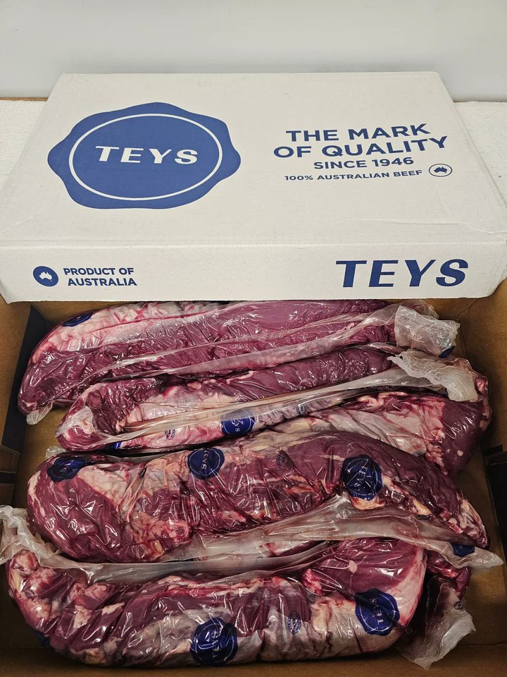 CarnivoreFuel's tweet photo. Eye Fillet is about tenderness.

1. Teys: grass-fed
2. OBE: organic
3. Southern Ranges: MB2+ / MB4+
4. Shimo: MB9+ Wagyu
5. Stone Axe: Full Blood Wagyu MB8–9+

Same cut. Very different beef.

Compare: https://t.co/NVtQ0JquvX https://t.co/zy8RQmmOlo