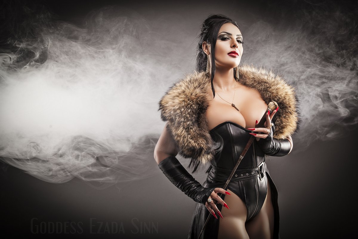 Ezada_World's tweet photo. Femdom is NOT a service: Disrespecting boundaries subtly.
Joking about hard limits, “accidentally” sending explicit pics, or “testing” Her patience is disrespect in disguise.

Disrespect doesn’t get corrected.
It ends the interaction. https://t.co/RtresVamAe