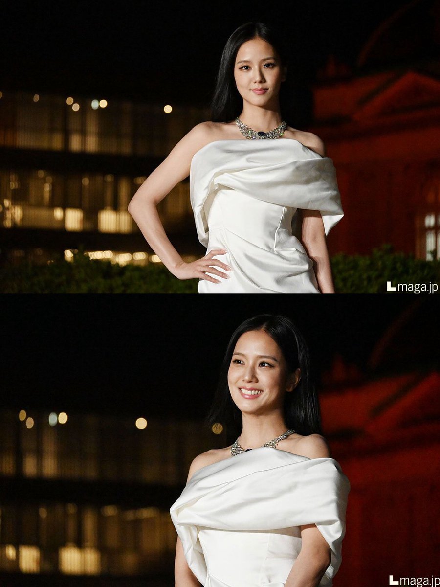 SylviaYangLuve's tweet photo. 你是說你們還在用機器人刷數據
而我媽咪一個move去了日本戴上41克拉的大鑽石？
我媽咪總是讓人如此有面子 https://t.co/lQu0d5hi8X