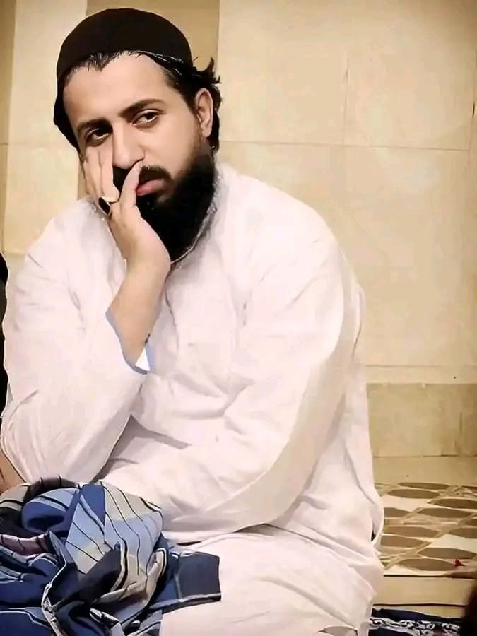 PAK18LEAK's tweet photo. وہ تمام لبڑل جو انسانیت کا راگ الپتا تھاکیا انکے نزدیک انسان صرف گستاخان رسول ﷺ اورغداران آئین پاکستان ہی ہیں؟سوال تو بنتاہےاگرتم لوگ انسانیت کا درد ركهتے ہو تو سانحہ مریدکےمیں ہزاروں نہتےلوگوں کے قتل عام پر خوشیاں کس بات کی؟ ظلم کیخلاف آواز کیوں نہیں؟
#مریدکےمیں_قتل_عام_کا1سال https://t.co/maKdxyv215