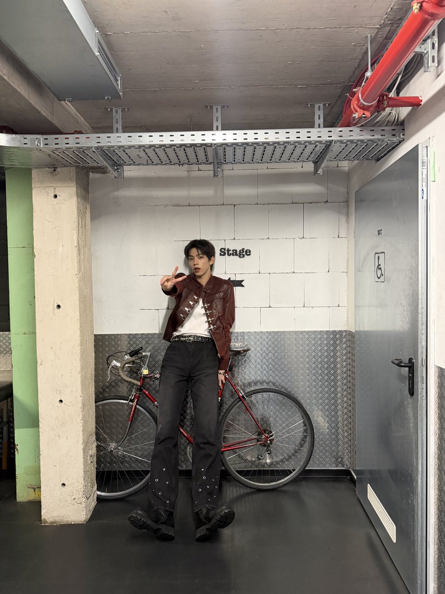 MEMBERS_8TURN's tweet photo. ✌️✌️✌️
#8TURN #에잇턴 #エイトターン
#해민 #HAEMIN #ヘミン https://t.co/IRSx3yzyNT