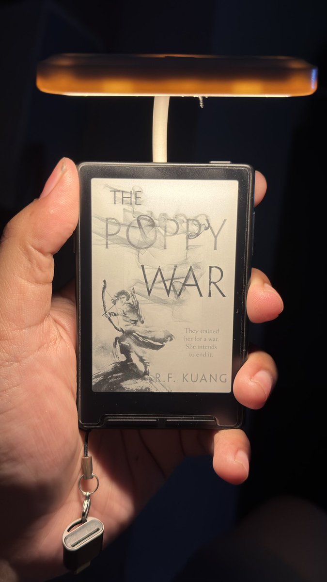 bitxt's tweet photo. The Poppy War https://t.co/SUGOHkTcXY