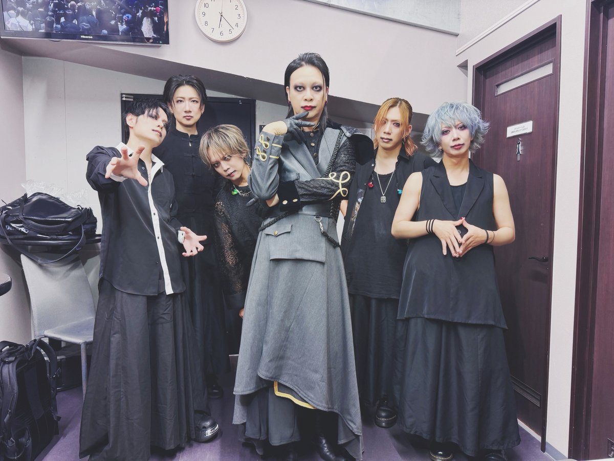 tatsuro_sw's tweet photo. 10月13日(火)NAGOYA JAMMIN’　#有村竜逹瑯 令和八年 愛知編

ご来場頂きありがとうございました.｡oO

明日のご来場もお待ちしております👮👮

【有村竜逹瑯 -令和八年 愛知編-】
⏰10月13日（火）NAGOYA JAMMIN’ SET LISTを逹瑯 #Spotify にアップ📱
https://t.co/zuz2Ik8j88

SE
1 奇妙な果実
2 青の刹那
3 エンドロール
4 OVERKILL
5 壊れたピアノ
6 frigidity
7 剥哀
8 Sink(Plastic Tree COVER)
9 アメジスト
10 落下の終着点

[Support Member]
LiN(ユナイト) (@LiN_official)
YOUSAY (@yousay_official)
Chiyu（SLAPSLY）(@Cy_1227)
KEN'ICHI (@x_knic_x)
足立房文 (@fsfmadc)

▼NEXT
【有村竜逹瑯 -令和八年 愛知編-】10月14日（水）NAGOYA JAMMIN’

詳細はこちら
https://t.co/6xP2VzfEeV