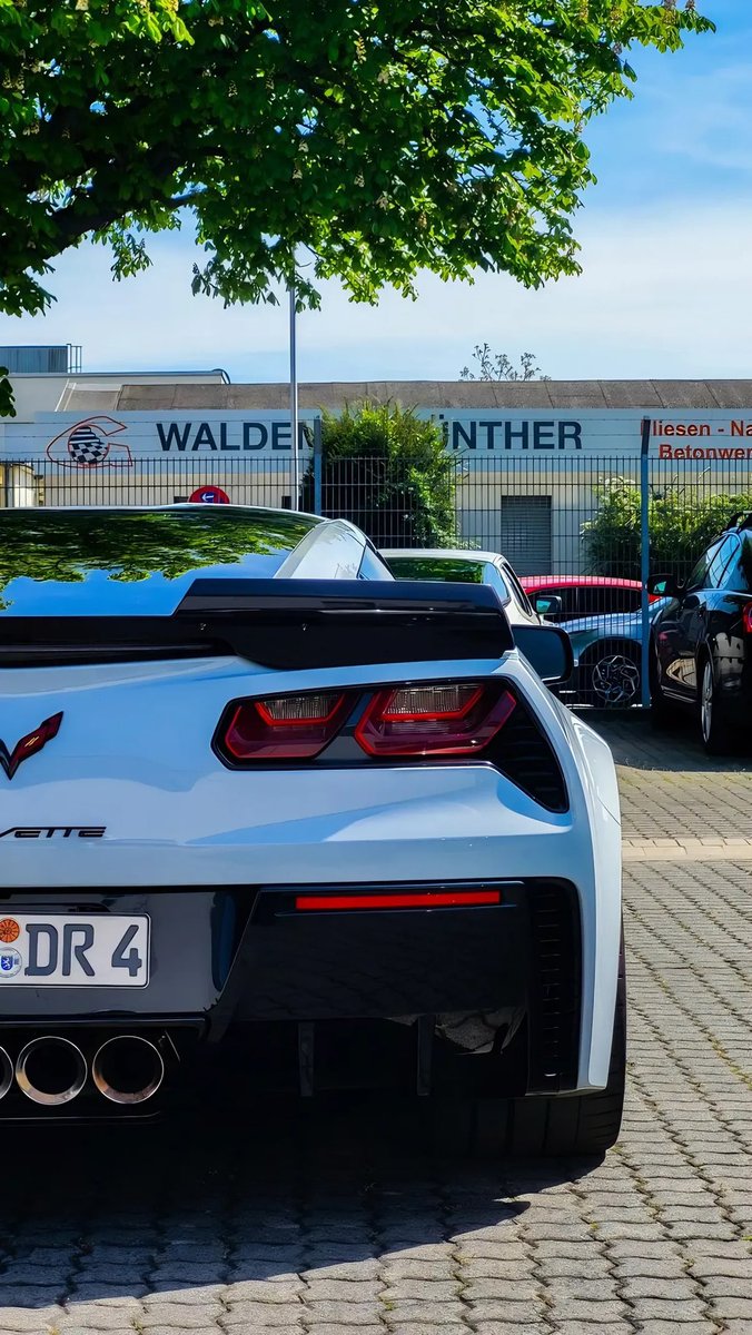 Wallpaperium's tweet photo. خلفيات لمحبين الكورفت Corvette 🔥🏎️
 خلّ شاشتك أجمل ✨ 
#wallpaperium https://t.co/V6JurpBBOH