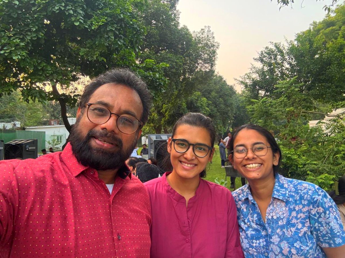 JohnBrittas's tweet photo. With young warriors Aishe Ghosh and Neha Bora https://t.co/RtuQWNKYox