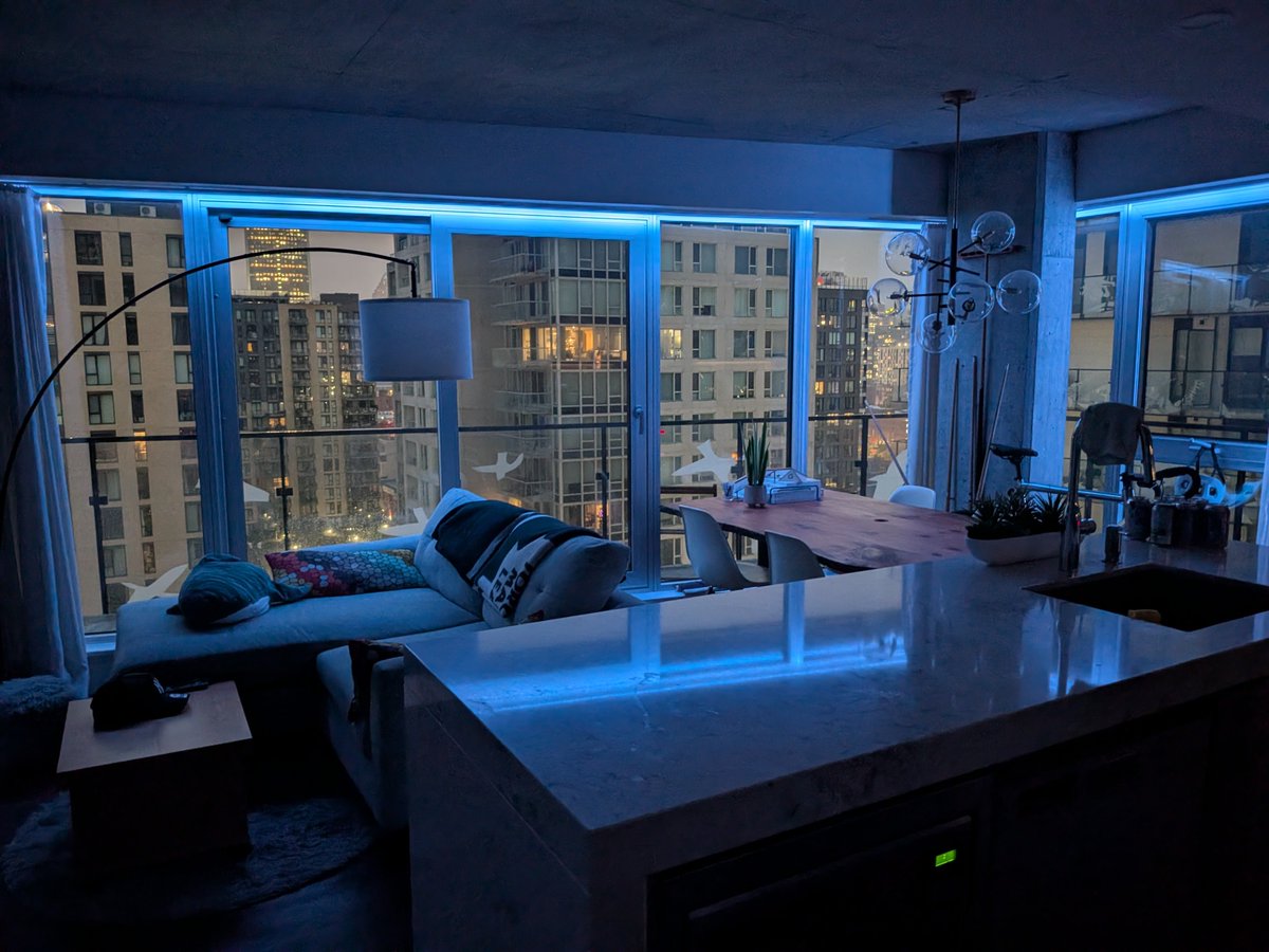 LukitoOwl's tweet photo. I love it when its dark in the morning <3 https://t.co/JEOVSKDsmt