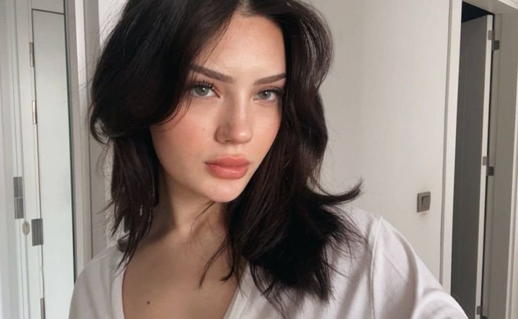 hostANETH's tweet photo. @COTEdeALLURE Hi, everyone! Gua Aneth, salam kenal semuanya. Gua salah satu editor di sini bareng Elgi, so let's get along well, ya! Senang bisa jadi bagian dari Côte de Alluré. 🪽

Semoga bisa banyak ngobrol lagi ya buat kedepannya. Nice to meet you, all! 🤍 https://t.co/1SdUBmg10F