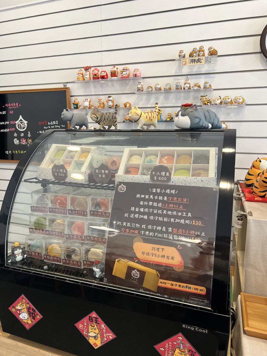 Dollyevpsl's tweet photo. 台東是個不錯的地方
慢活慢走慢看
可以細細品嚐悠閒的靜謐時光
房價、物價也不貴
奶蓋紅烏龍超級好喝
誠徵一起去玩的夫妻或是情侶？
可以一起去野餐、泡湯、打高爾夫🏌️
晚上還可以玩遊戲
希望有機會讓我當個OB
欣賞最美的風景 https://t.co/OqLGlg5pGx
