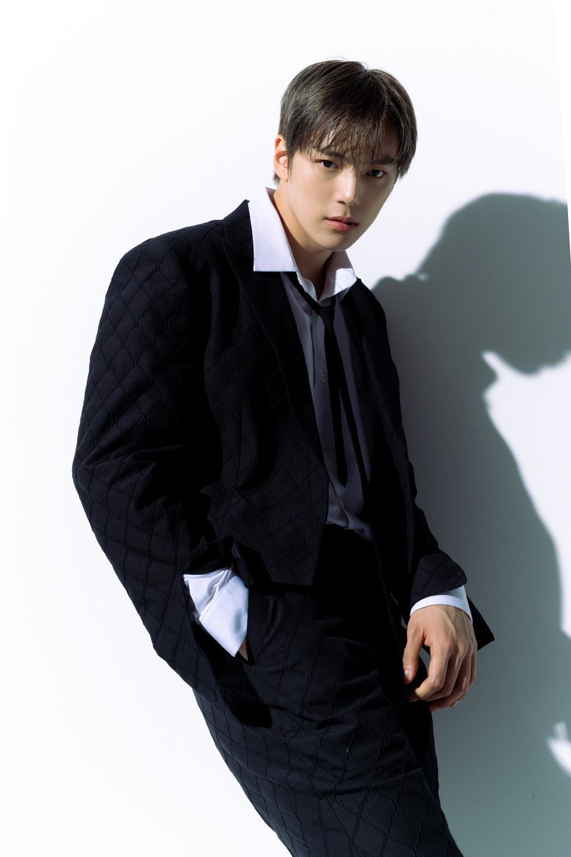 MonweneeArg's tweet photo. [MONBEBE JAPAN] 🐻🐶
<WEB MAGAZINE ISSUE.1>

#SHOWNU #MINHYUK #MONSTAX #MONSTA_X #몬스타엑스 #몬베베 #셔누 #민혁 #MONBEBE https://t.co/9DKduchJwO