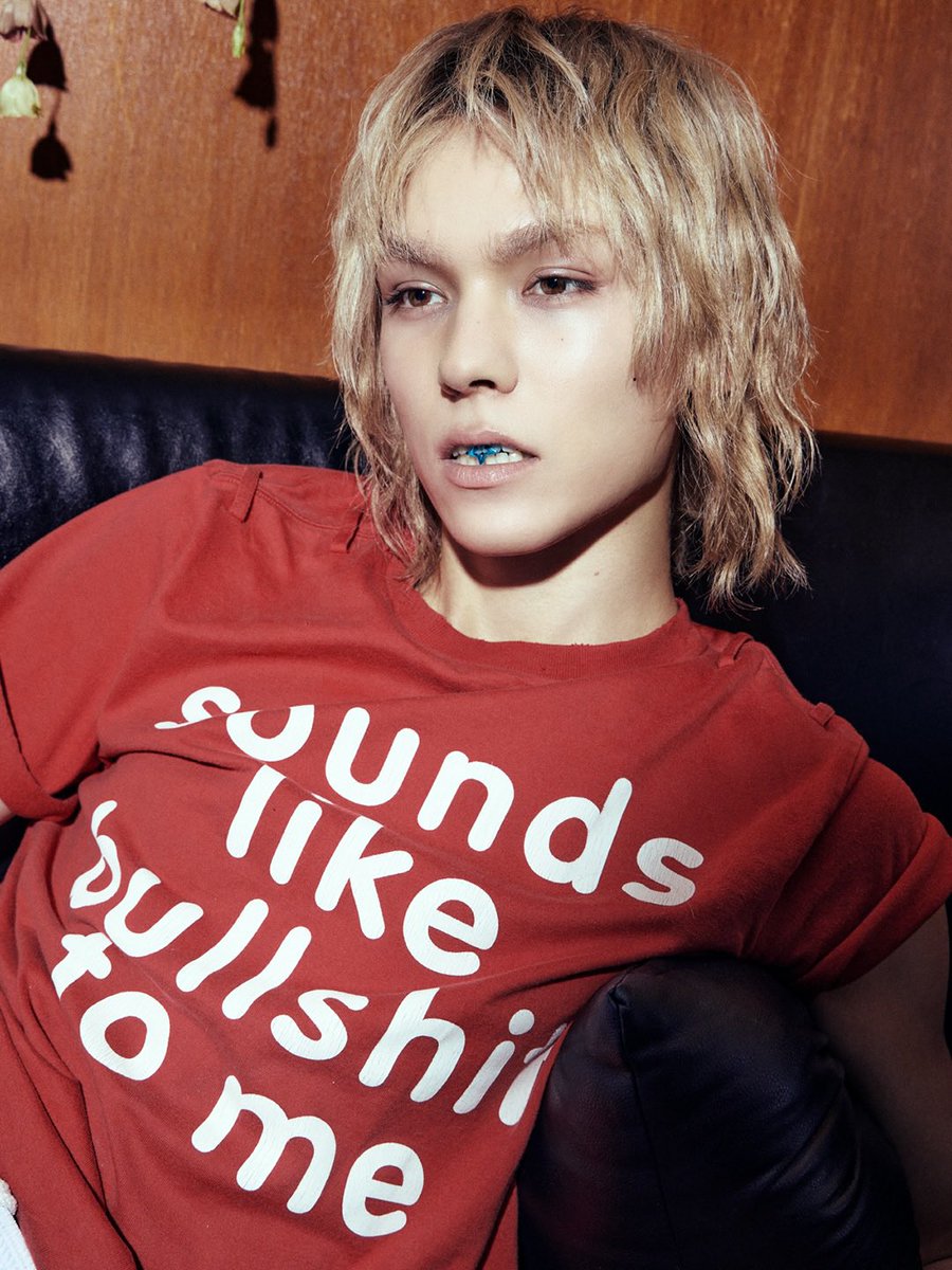 wonudupe's tweet photo. VERNON, YOU'RE LITERALLY THE COOLEST PERSON I KNOW WHAT THE HELL BROOOO 😵🔥 https://t.co/xKBMpofBdL