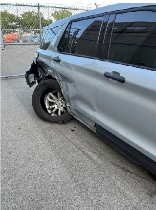 ILStatePolice's tweet photo. 𝐓𝐰𝐨 𝐈𝐥𝐥𝐢𝐧𝐨𝐢𝐬 𝐒𝐭𝐚𝐭𝐞 𝐏𝐨𝐥𝐢𝐜𝐞 𝐒𝐪𝐮𝐚𝐝 𝐂𝐚𝐫𝐬 𝐒𝐭𝐫𝐮𝐜𝐤 𝐎𝐧 𝐈𝐧𝐭𝐞𝐫𝐬𝐭𝐚𝐭𝐞 𝟓𝟓 𝐚𝐧𝐝 𝐈𝐧𝐭𝐞𝐫𝐬𝐭𝐚𝐭𝐞 𝟕𝟎

𝘐𝘚𝘗 𝘌𝘹𝘱𝘦𝘳𝘪𝘦𝘯𝘤𝘦𝘴 11𝘵𝘩 𝘢𝘯𝘥 12𝘵𝘩 𝘔𝘰𝘷𝘦 𝘖𝘷𝘦𝘳 𝘓𝘢𝘸-𝘙𝘦𝘭𝘢𝘵𝘦𝘥 𝘊𝘳𝘢𝘴𝘩𝘦𝘴 𝘰𝘧 2026

SPRINGFIELD – The Illinois State Police (ISP) experienced two Move Over Law-related crashes during the past three days on Illinois interstates.
​​
​On October 8, 2026, at approximately 11:49 p.m., an ISP Trooper was stationary in a construction zone on Interstate 55 northbound near milepost 106.5, with emergency lights activated. A black Mazda traveling northbound on I-55 struck the ISP squad car. The Trooper was inside of the squad car at the time of the crash and was transported to the hospital by another Trooper as a precaution. The driver of the Mazda, 43-year-old Tiffany Sipes of Williamsville, IL, was issued citations for Scott’s Law and Driving Under the Influence.

​On October 9, 2026, at approximately 5:02 p.m., an ISP Trooper was stationary on Interstate 70 westbound near milepost 85.5, with emergency lights activated and working an active crash scene. A black Land Rover traveling westbound on I-70 sideswiped the Trooper’s squad car and struck another vehicle in the backed-up traffic. The Trooper was outside the squad car and no injuries were reported. The driver of the Land Rover, Amanda S. Thomas, 45, of Logan, IL, was issued citations for Scott’s Law, Improper Lane Usage, Leaving the Scene of a Property Damage Accident, Driving Under the Influence, and multiple other traffic offenses.

Read full news release: https://t.co/58mxE0HOvN
