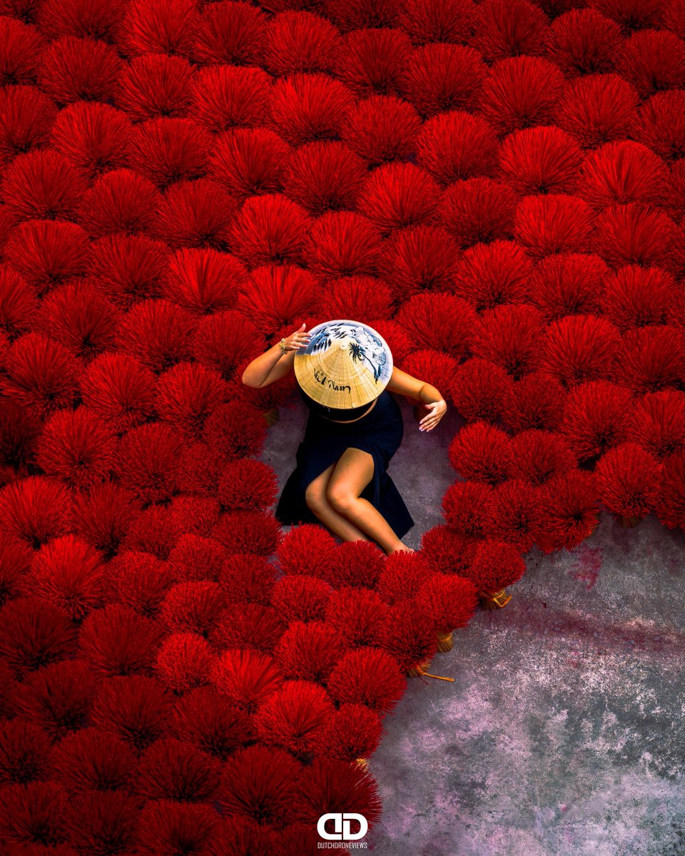 recepppkymkc's tweet photo. A sea of color in Vietnam. Rows of incense sticks form striking patterns of red, yellow and natural tones, revealing a centuries-old craft as the incense dries in the sun for temples, homes and ceremonies. https://t.co/6blyLJTKsY