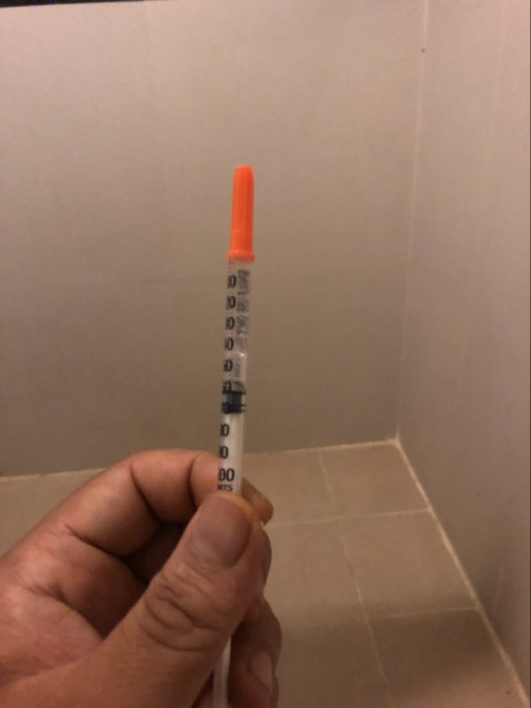 Johnsongn5d's tweet photo. Wanna say that this needle went in 20 .... shot it and I'm fucking horny as hell, the stuff is fucking amazing 💉💉❄️❄️ https://t.co/gw5DMWFbKk