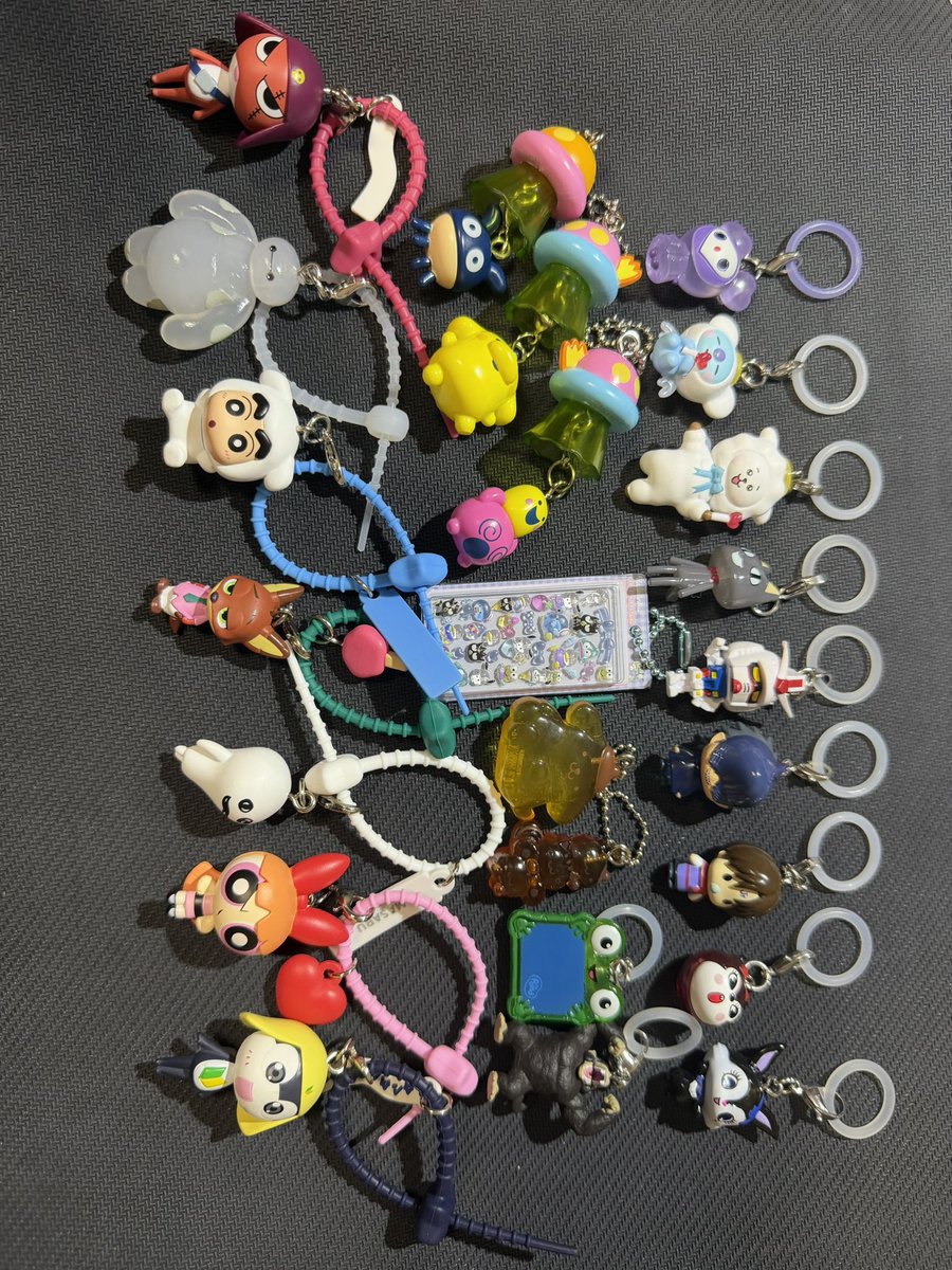 teeeseeekkk's tweet photo. ガチャ ガチャガチャ交換
サンリオ たまごっち ディズニー トイストーリー エモきゅん めじるし

【譲】画像
【求】未所持めじるしなんでも！

開封済みが多いので２：１の交換でも全然大丈夫です！
シュガバニやクロミのめじるしを優先しようと考えています！
お気軽にお声掛けください！ https://t.co/VfJ5z6LCdO