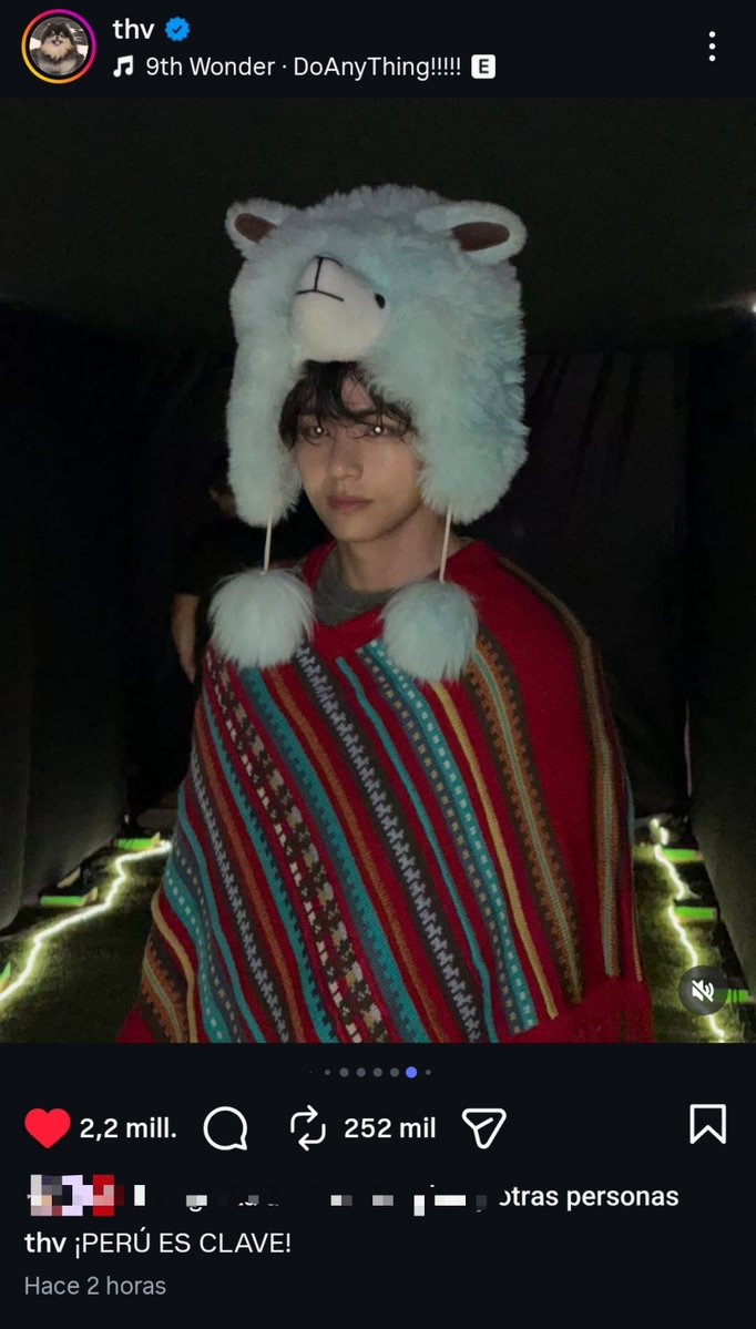 Elymin136's tweet photo. taehyung no solo nos repitió en las tres fechas PERÚ ES CLAVE ahora tmb lo puso como descripción en su última publicación!! es un lindo total es increíble que lo tengamos en persona y en post diciendo esa frase junto a qué fue causa? 😭😭💜 se llevaron un pedazo de mi alma el 10 https://t.co/VmNOUKeZmW
