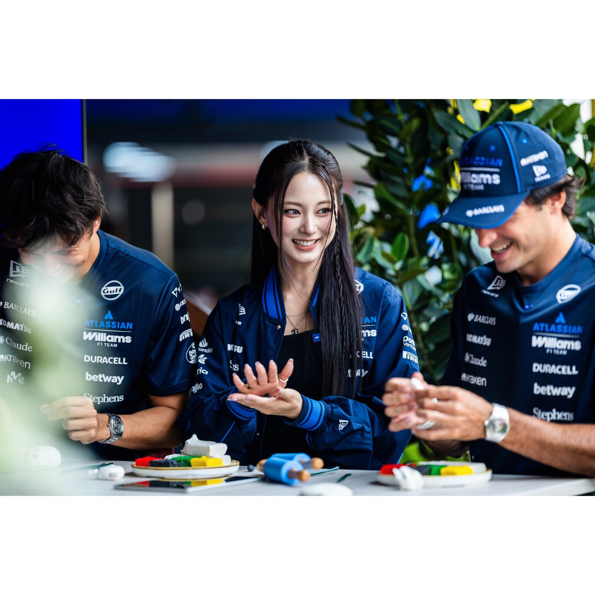 sophialovelkp's tweet photo. keyigong IG :
K-pop in Singapore GP

https://t.co/K7CHnbJEvb https://t.co/U794kjcjZB