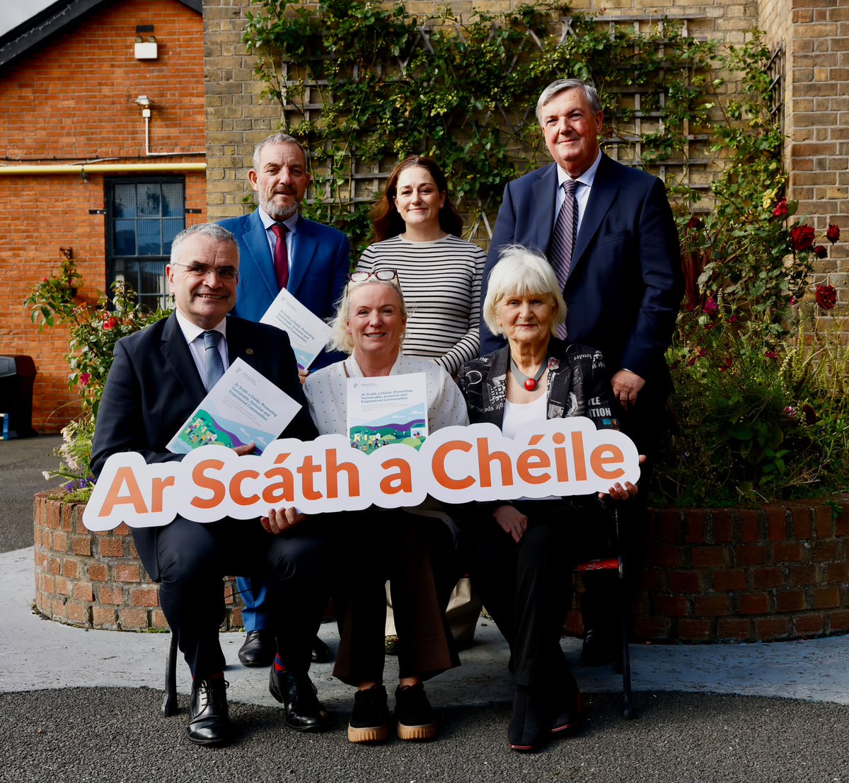 DeptRCDG's tweet photo. Ministers @daracalleary, @jerrybuttimer  and @MarianHarkin  today launched Ar Scáth a Chéile, a new 5 year strategy for the community and voluntary sector.

It aims to strengthen community voices, partnerships, skills and climate action across Ireland.

 https://t.co/GbHl0puxwB https://t.co/oRs9i5crdj