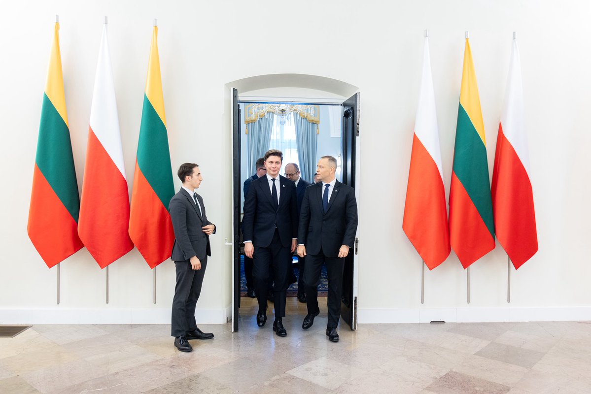 mindaugassink's tweet photo. A great meeting in #Warsaw with Polish President @NawrockiKn 🇱🇹🇵🇱
The more close friends we have, the stronger and safer we are.
We agreed that Russia’s escalating hybrid attacks against the West only reinforce the crucial need to expand the strategic partnership between #Poland and #Lithuania.
When we stand together, our voice is heard far louder.
Europe must take greater responsibility for its own security—and doing so only strengthens #NATO and transatlantic security as a whole.
The security of our region is in our hands.