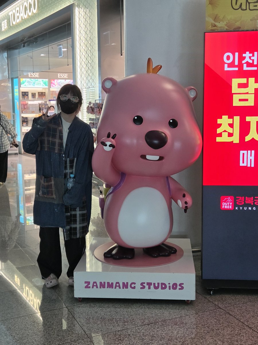 LilyPichu's tweet photo. Korea was fun https://t.co/fUyankR6oM