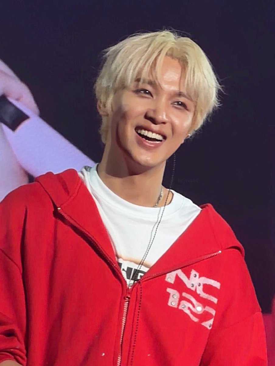hyuck4ever's tweet photo. this is kinda the best anyone has looked in the history of the world and if u can’t see that im so sorry!!! this blonde bombshell!!!!!! https://t.co/lB3JcEcXO4