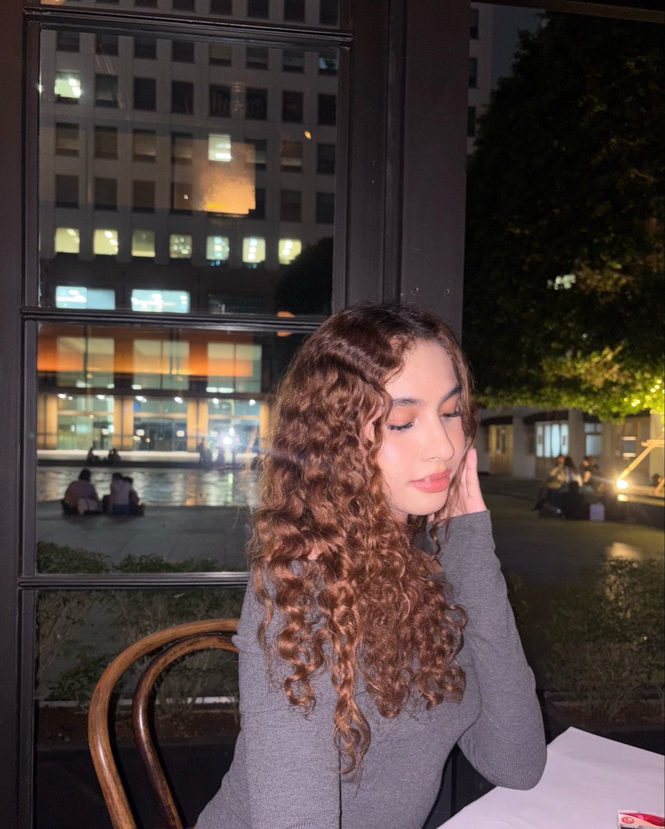 yourfantasy888's tweet photo. ❤️🪽curly hair https://t.co/D9axC5dLA3