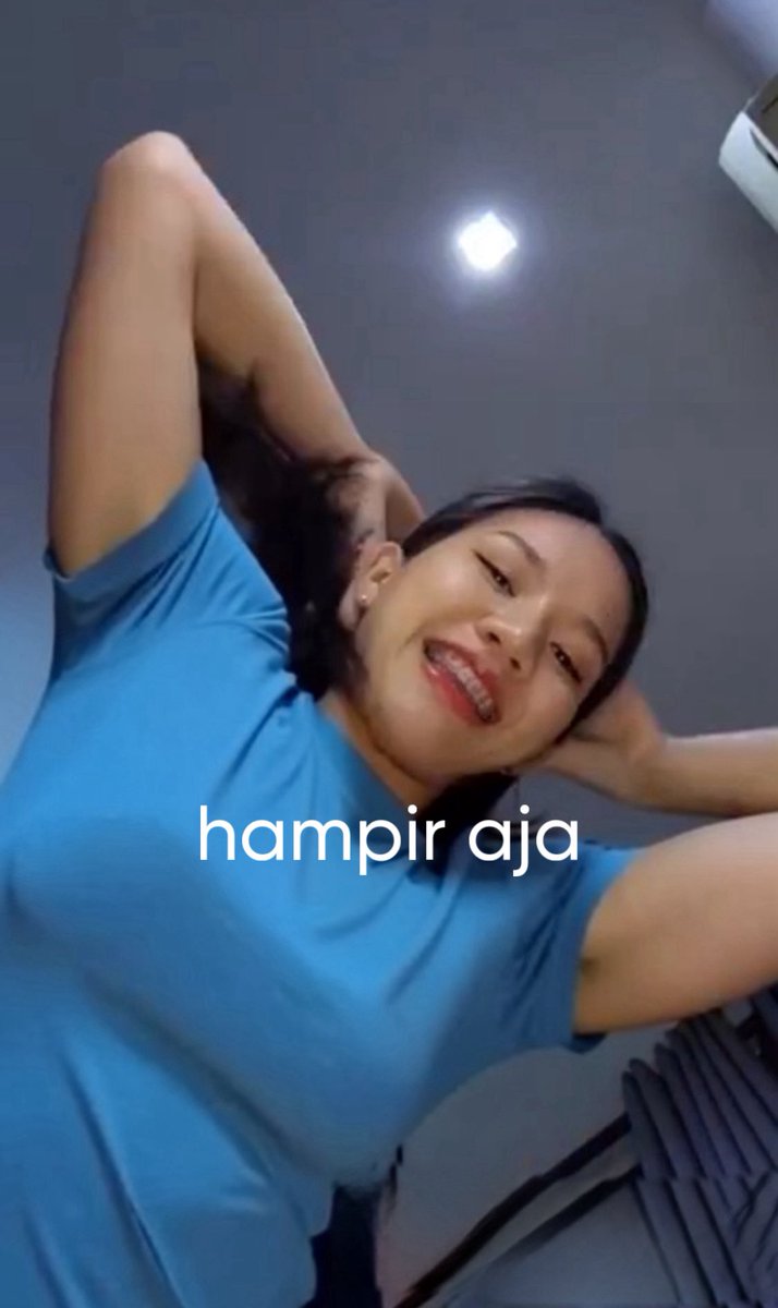 SitiMustika46's tweet photo. hampir aja hp nya jatuh

https://t.co/YaTR3WYFP9 https://t.co/925UaXu62G