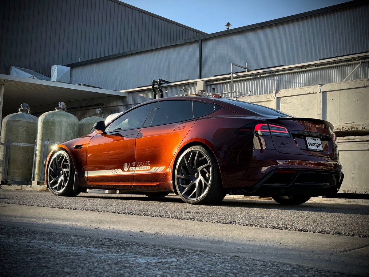 XanderSky's tweet photo. 🏁 just wrapped the most epic road trip of my life @DinerDash2026 @theXtakeover @UnpluggedTesla &amp; @StarbaseTX 

privileged to be the steward of this masterpiece from the engineers at @Tesla

10k miles in 3 months! none of it happens without FSD @TeslaSI 🇺🇸 https://t.co/AlpPAtHeQ9